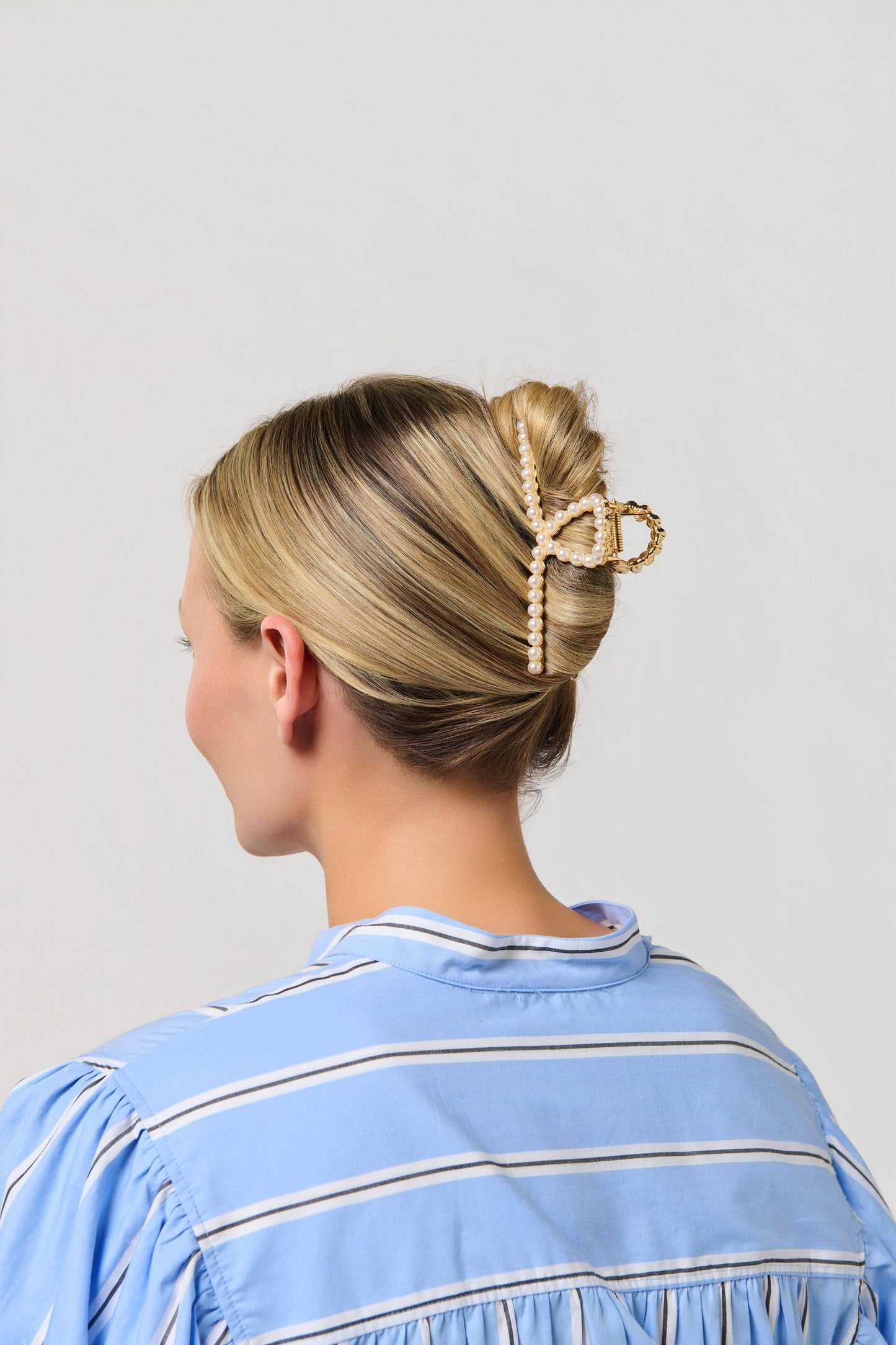 PEARL CLAW CLIP